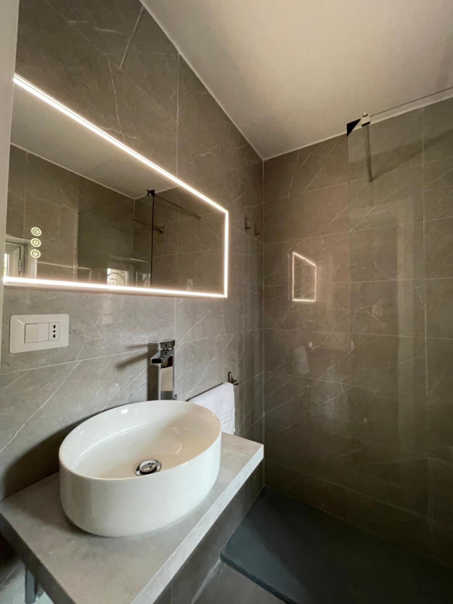 Il Serafino Holiday Suites Bari Bagian luar foto