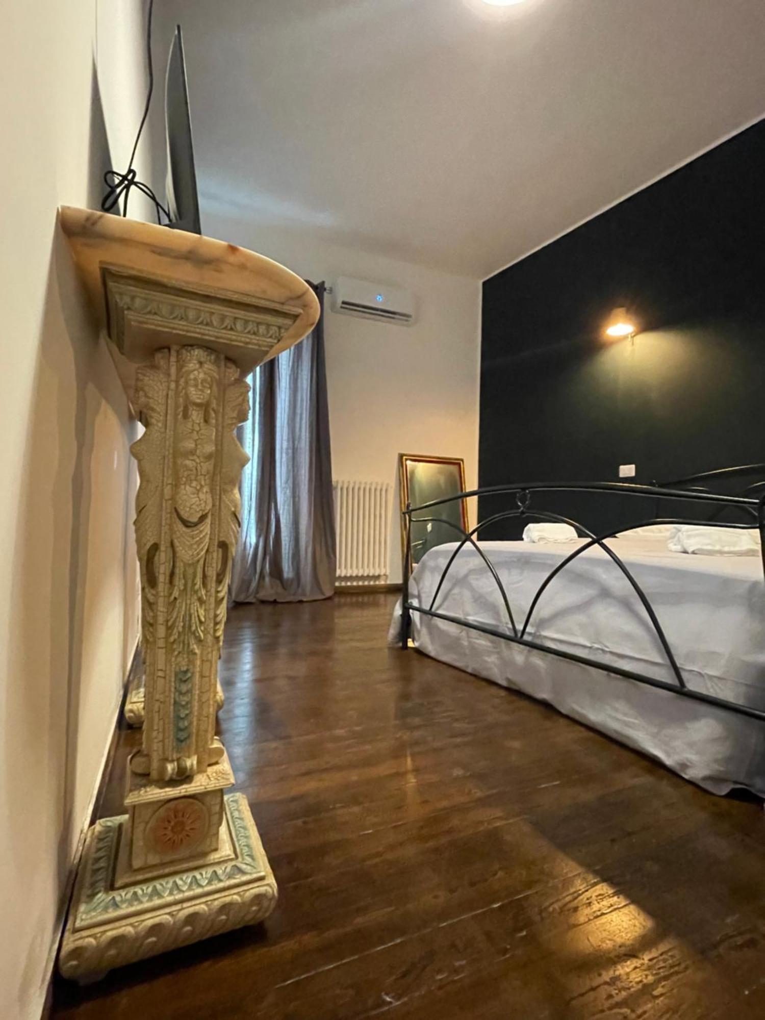 Il Serafino Holiday Suites Bari Bagian luar foto